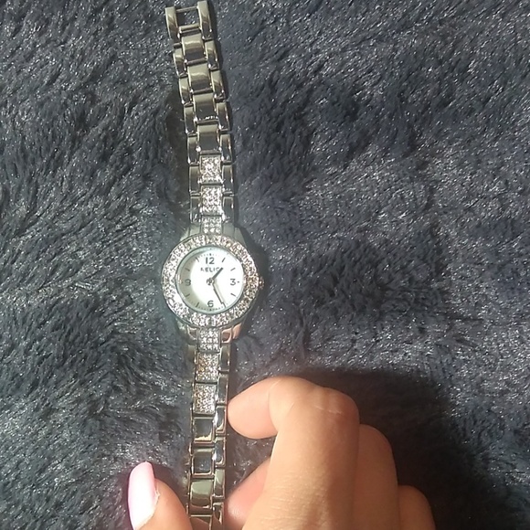 Watch - Picture 2 of 3